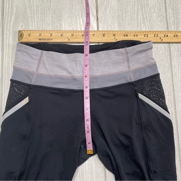 Lululemon Women's Black & Gray Stripe Run A Marathon Crop Leggings Size 6 - Picture 6 of 12